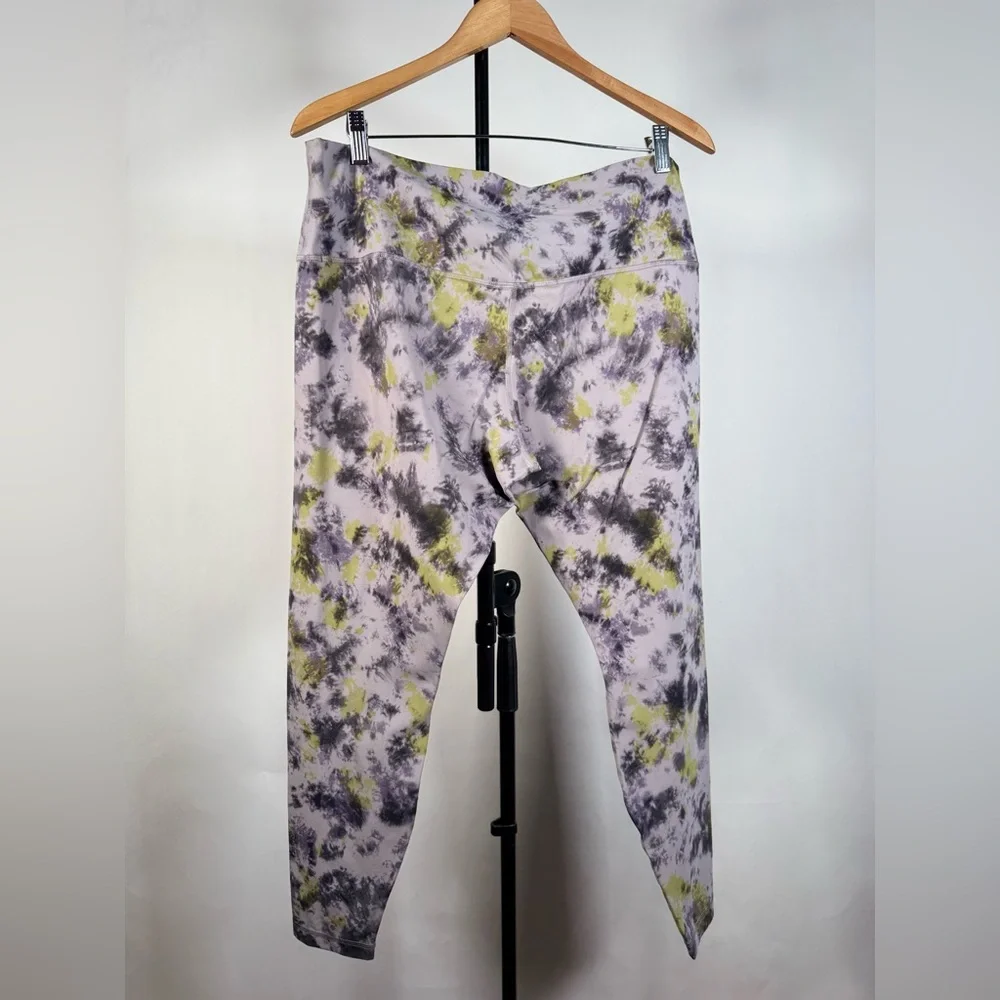 NWOT Lululemon Align High-Rise Pant 28"
Radial Tie Dye Mauve Grey Multi - Picture 6 of 9